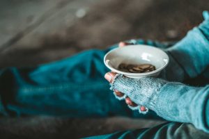 Read more about the article Une Personne Sans Abri a Besoin de Votre Aide